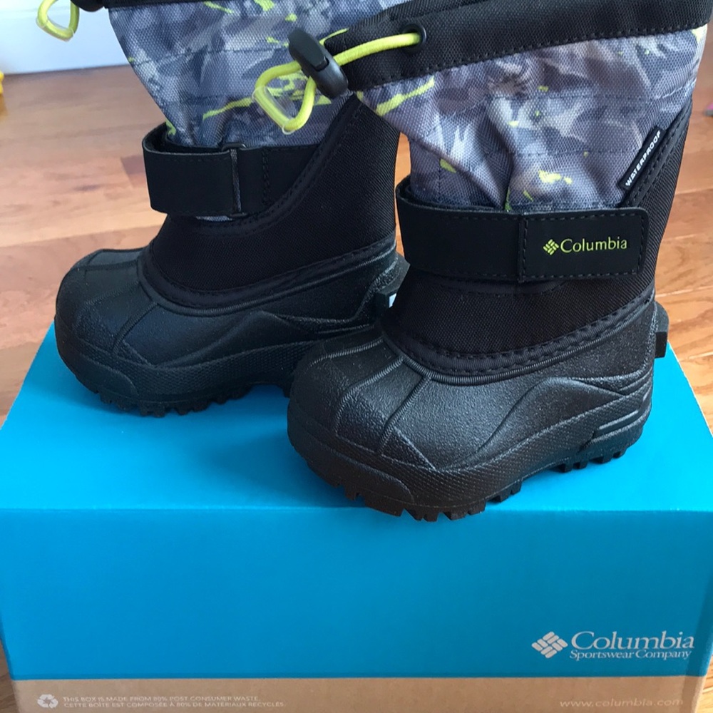 NWT Columbia toddler boots
